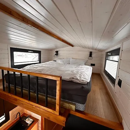 Northern Lights Tiny House Апартаменты *
